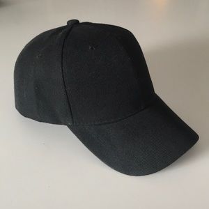 Black baseball hat NWOT